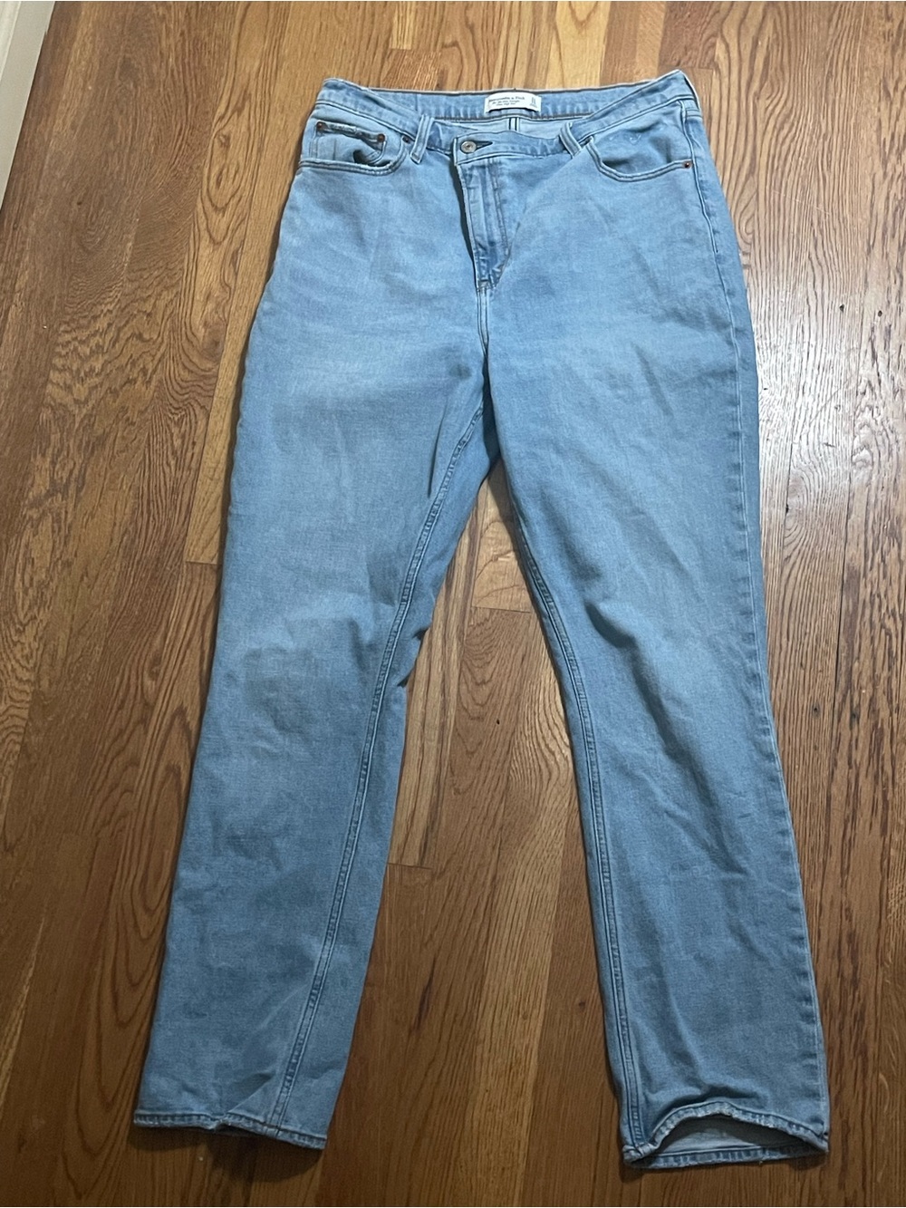 Abercrombie & Fitch 90s Slim Straight Ultra High Rise Jeans Light Wash Sz 31/12